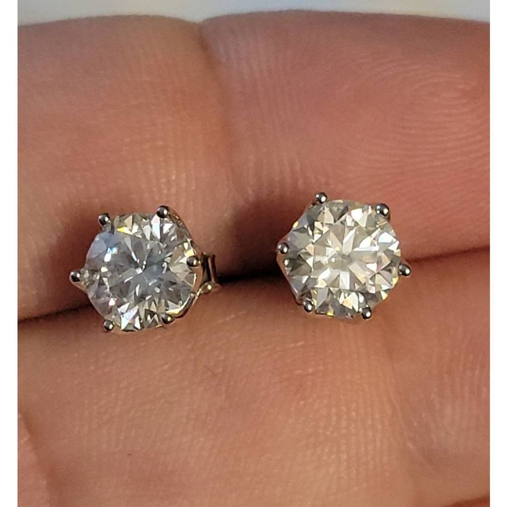2cwt vvs1 color D 6.5mm Round moissonite diamond studs W certificates